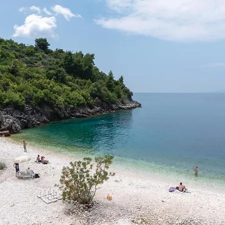 Vikendica Lovely In Korcula With Kitchen